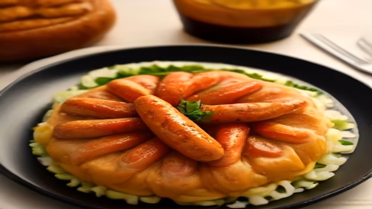 Bratwurst and dog, dogeats.in Indian pet food safety