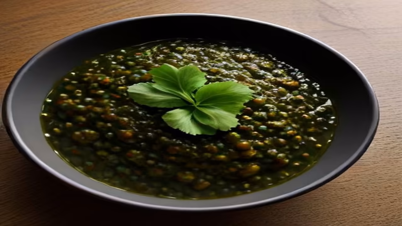 Gongura Pachadi and dog, dogeats.in Indian pet food safety