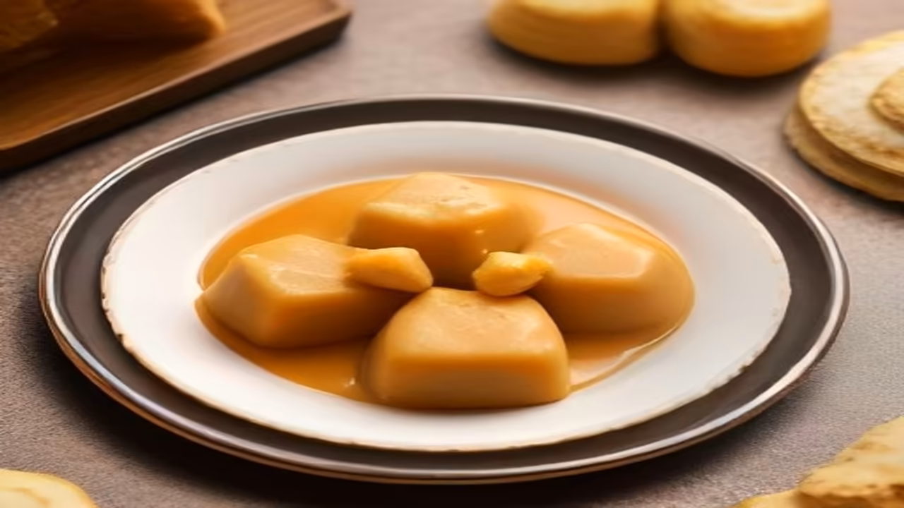 Kaju Katli and dog, dogeats.in Indian pet food safety