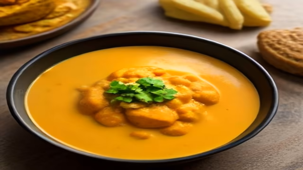 Paneer Butter Masala and dog, dogeats.in Indian pet food safety