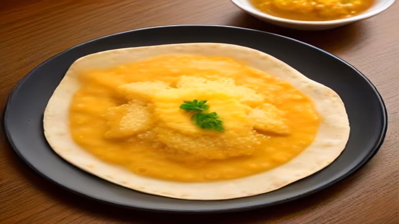 Rava Dosa and dog, dogeats.in Indian pet food safety