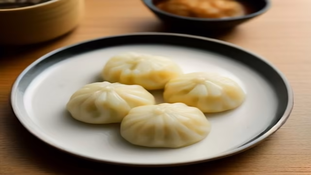 Sikkimese Momo and dog, dogeats.in Indian pet food safety