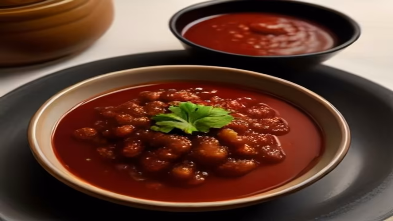 Tamarind Chutney and dog, dogeats.in Indian pet food safety